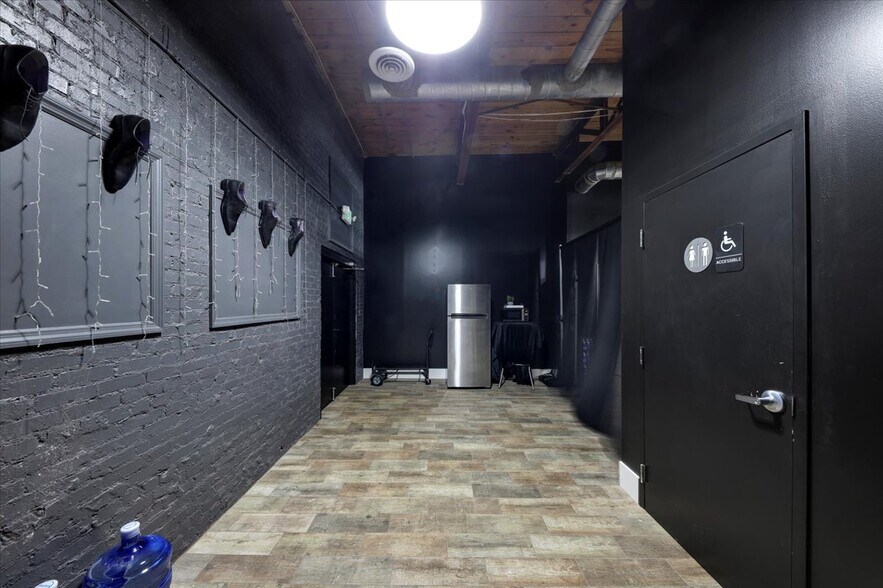 More Photos Of 631 N Central Ave, Atlanta Storefront For Sale