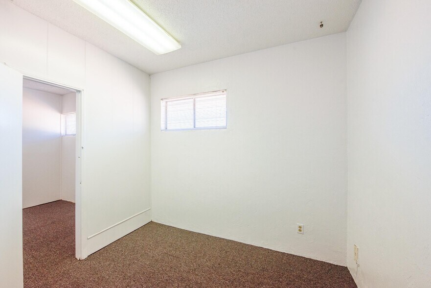 More Photos Of 1617 Ridgewood Ave, Holly Hill Unknown For Lease