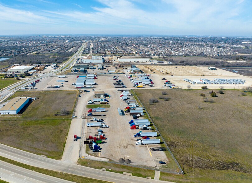 More Photos Of 9598 Lynwood St, Fort Worth Land For Lease