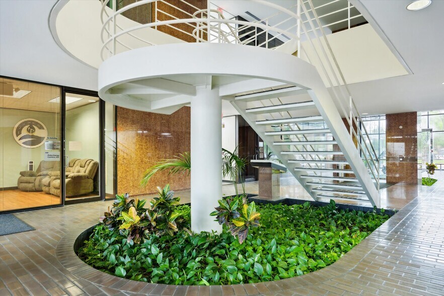 More Photos Of 12727 Featherwood Dr, Houston Office For Lease