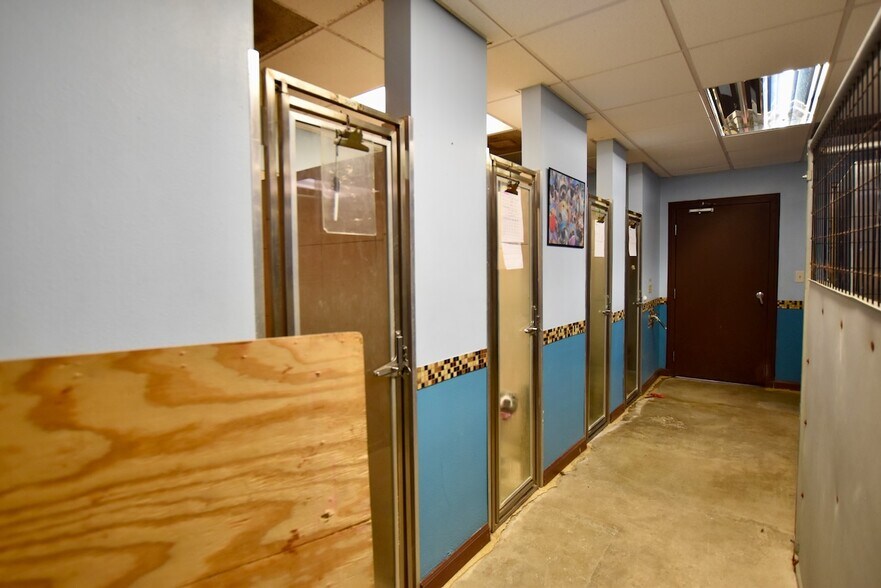 More Photos Of 90 Mary Esther Blvd, Mary Esther Freestanding For Lease