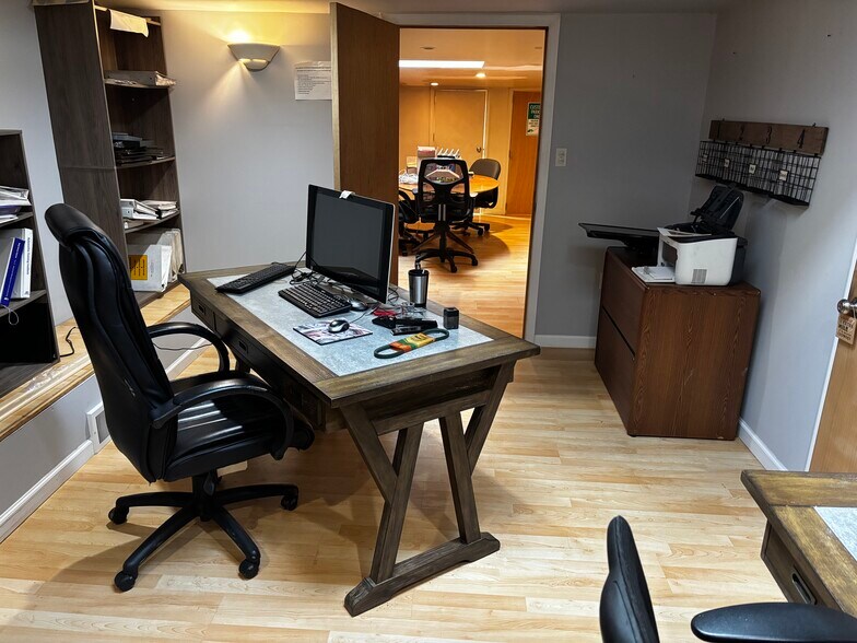 More Photos Of 330 Strode Ave, Coatesville Auto Repair For Lease