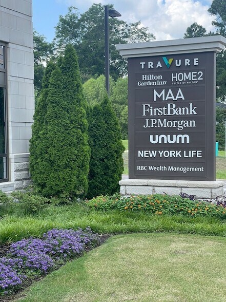 More Photos Of 6795 Poplar Ave, Germantown Office For Lease