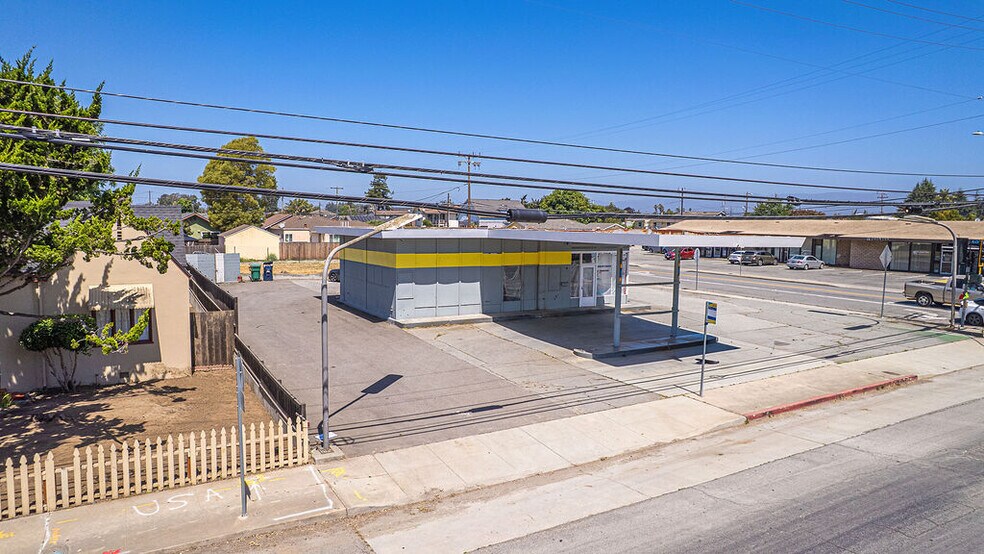 More Photos Of 753 E Lake Ave, Watsonville Freestanding For Sale