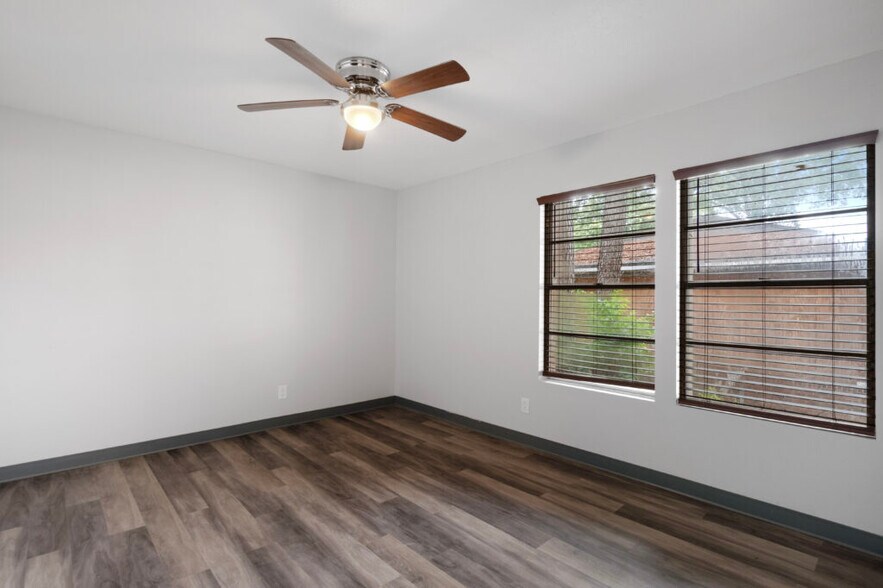 More Photos Of 1283 E Raines Rd, Memphis Apartments For Sale