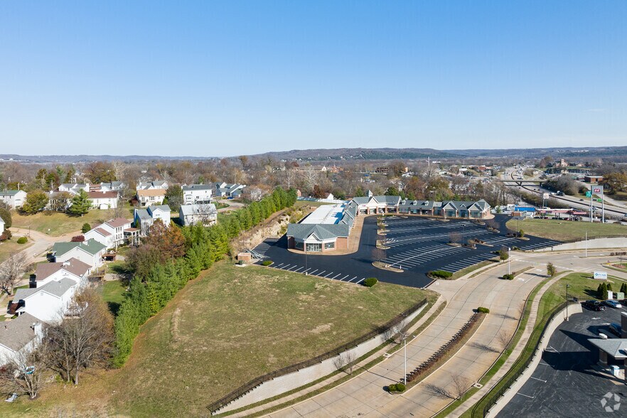 More Photos Of 405-463 Meramec Blvd, Eureka General Retail For Lease