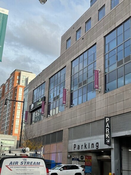 More Photos Of 136-17 39th Ave, Flushing Office Residential For Lease