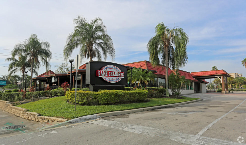 Primary Photo Of 7500 International Dr, Orlando Restaurant For Lease