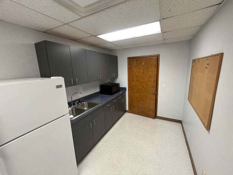 More Photos Of 3730 Sinton Rd, Colorado Springs Office For Lease