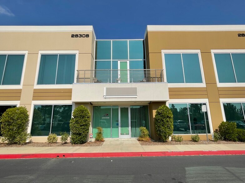 More Photos Of 28294-28310 Constellation Rd, Valencia Light Distribution For Sale