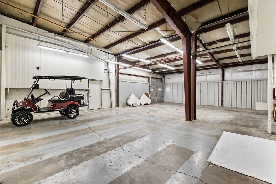 More Photos Of 2606 E Rock Haven Rd, Harrisonville Light Manufacturing For Lease