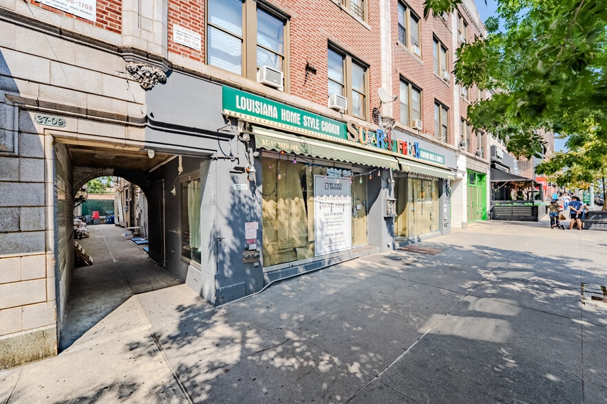 More Photos Of 3713 30th Ave, Long Island City Apartments For Lease
