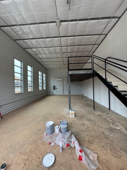 More Photos Of 100 Park Place Way, Carrollton Industrial For Sale