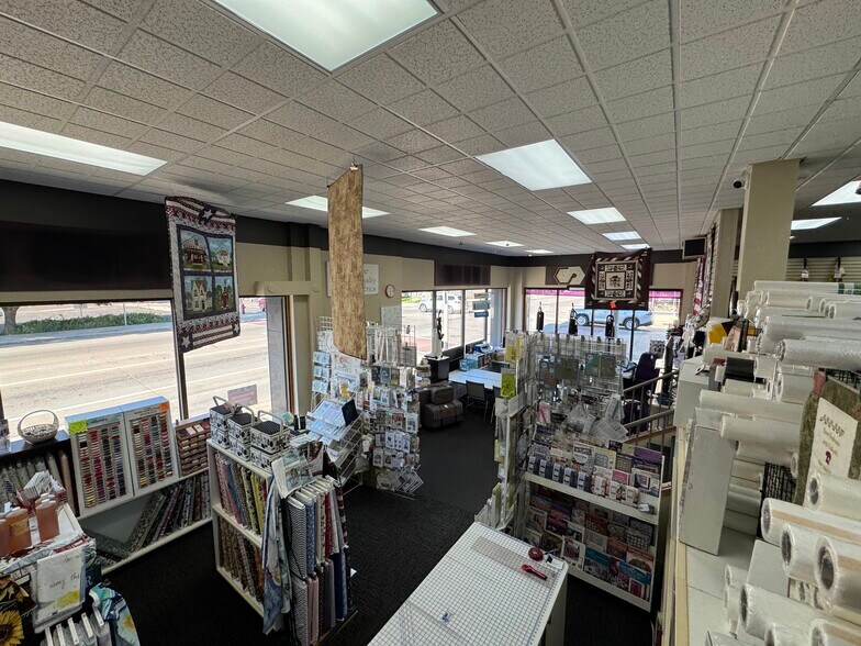 More Photos Of 223 E Main Ave, Bismarck Showroom For Sale