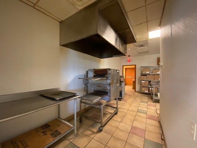 More Photos Of 6757 W Port Arthur Rd, Port Arthur Freestanding For Lease