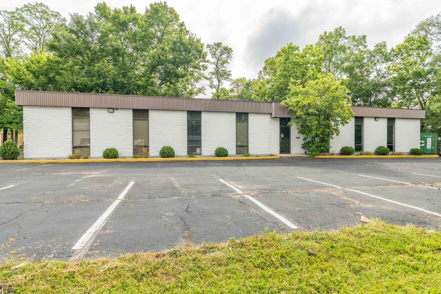 Primary Photo Of 212 W National Rd, Vandalia Office For Sale