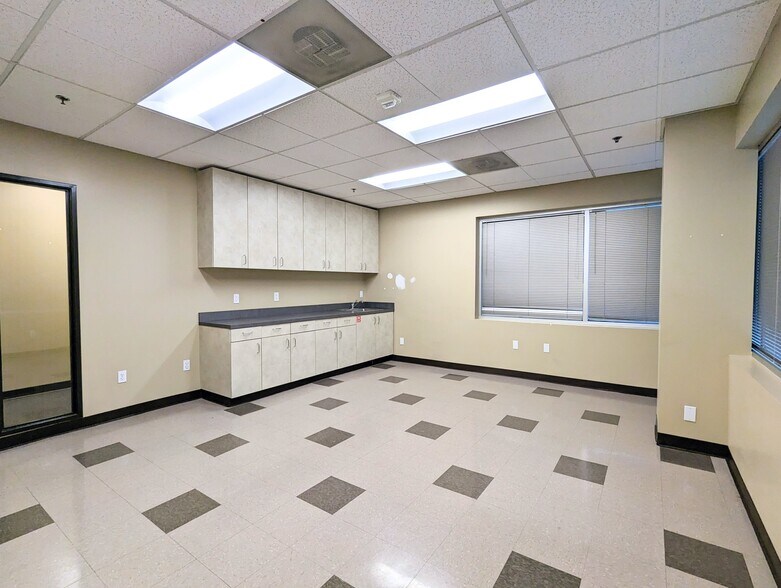 More Photos Of 4601 NE 77th Ave, Vancouver Office For Lease