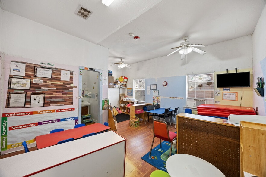 More Photos Of 768 N Saint Augustine Dr, Dallas Specialty For Sale