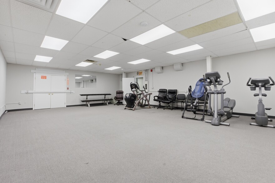 More Photos Of 174 Green St, Melrose Office For Sale