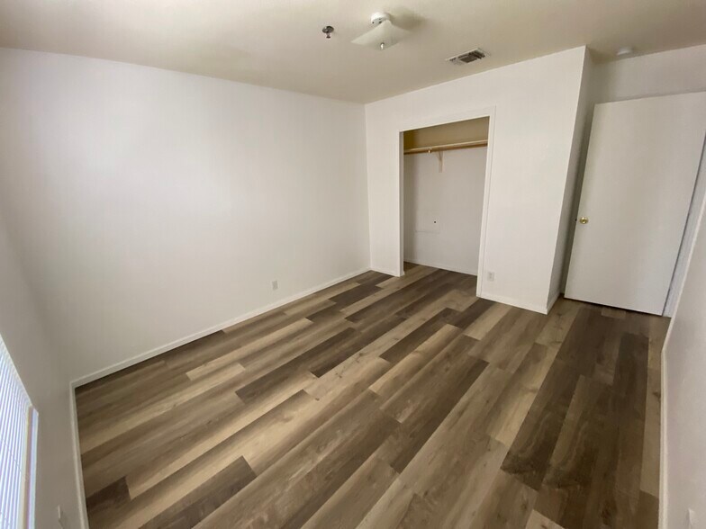 More Photos Of 926 Drury Ln, San Antonio Apartments For Sale