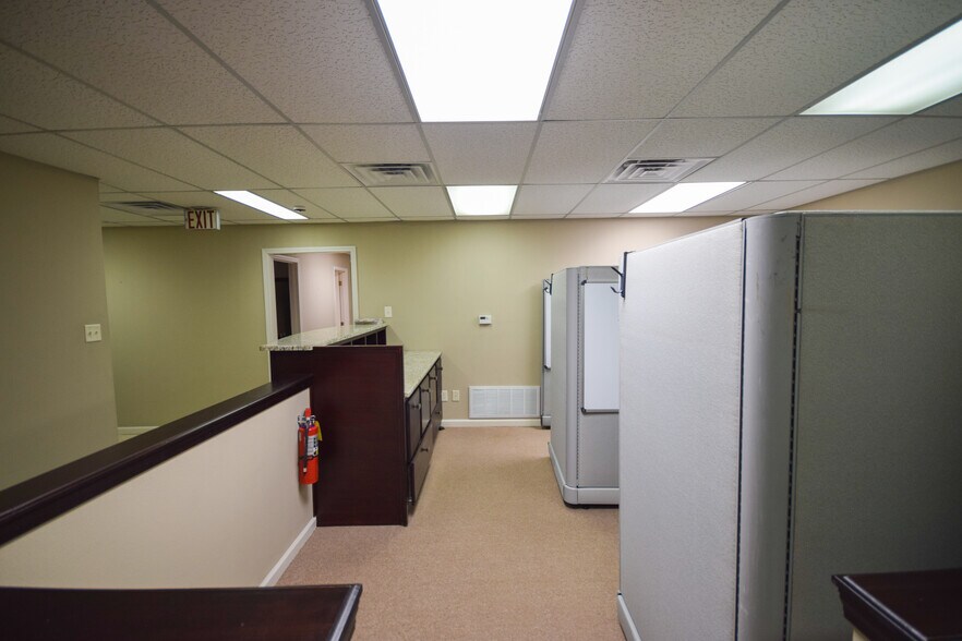 More Photos Of 137 Shadow Oaks Dr, North Little Rock Office For Sale