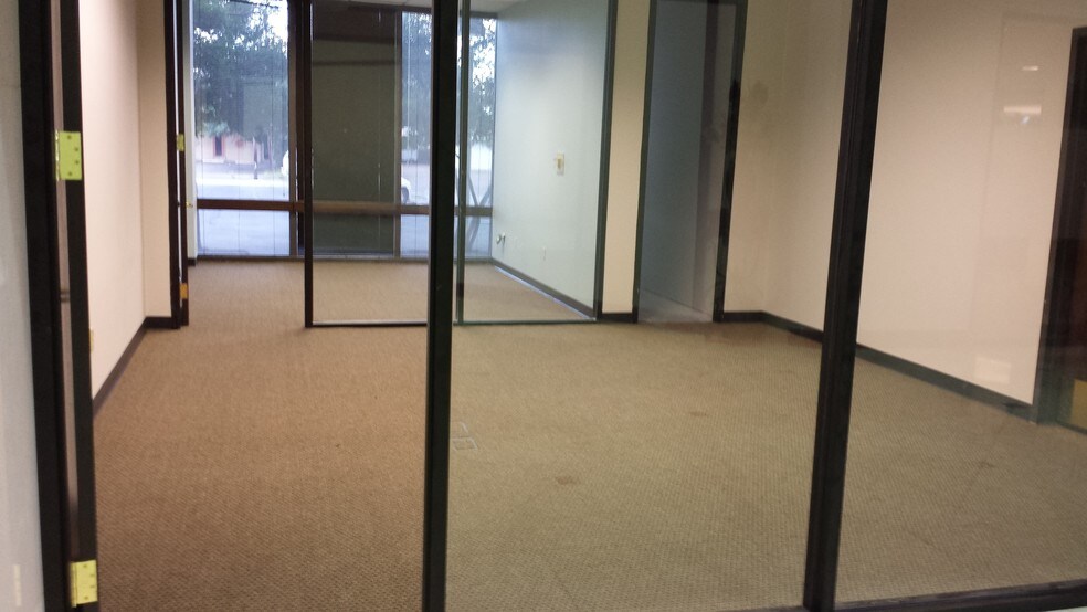 More Photos Of 601 E Main St, Alice Office For Lease