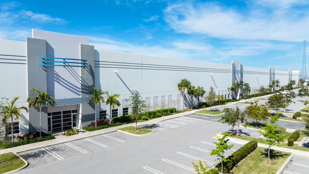 More Photos Of 1240-1270 NE 48th St, Pompano Beach Unknown For Lease