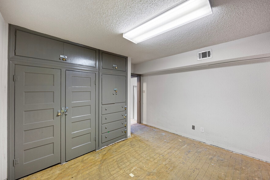 More Photos Of 1015 N Arkansas Ave, Russellville Office For Sale