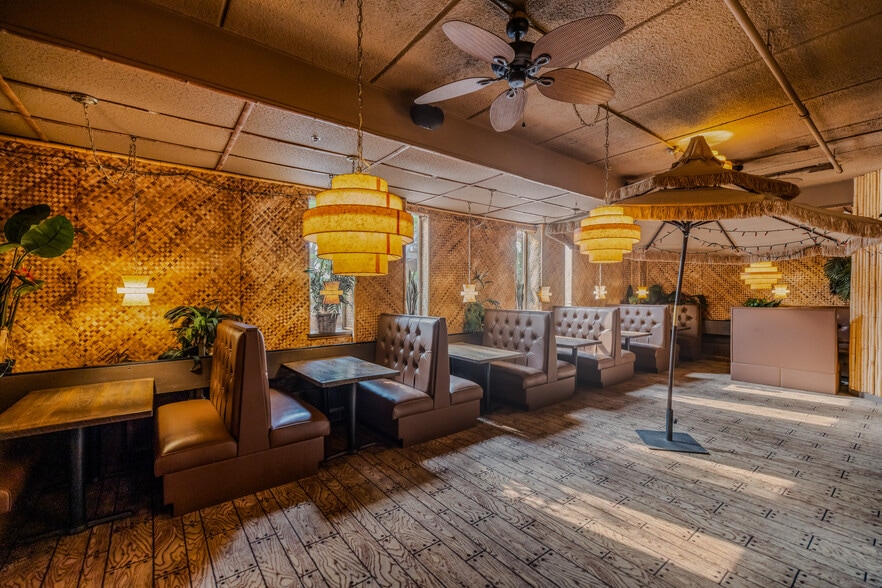 More Photos Of 1900 & 1924 Marshall St NE, Minneapolis Restaurant For Sale