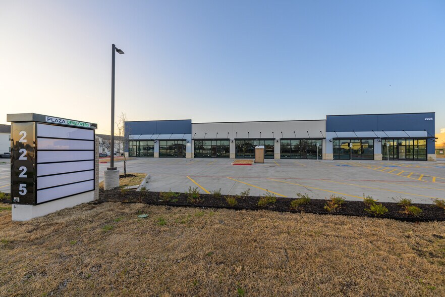 More Photos Of 2225 Avondale-Haslet rd, Haslet Freestanding For Lease