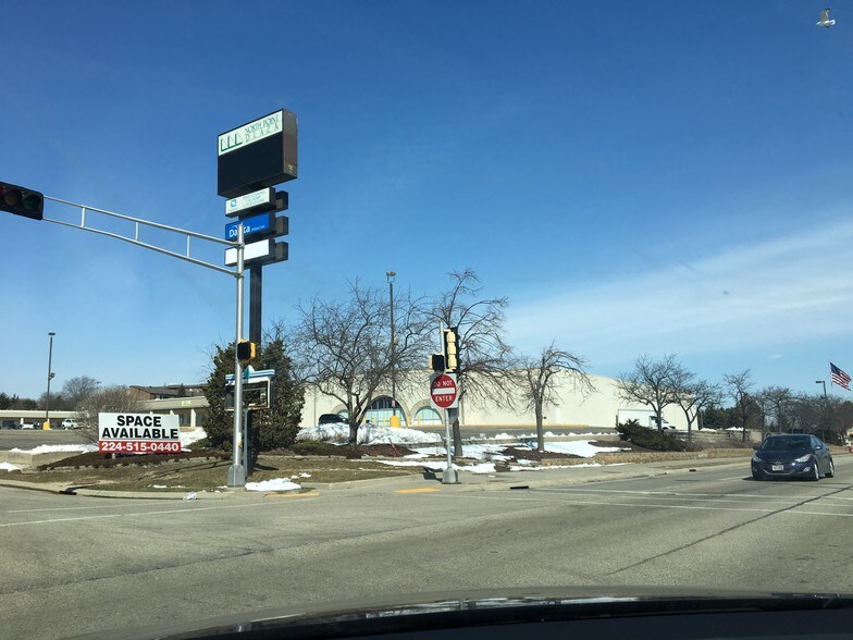 Primary Photo Of 9127-9191 N 76th St, Milwaukee Unknown For Lease