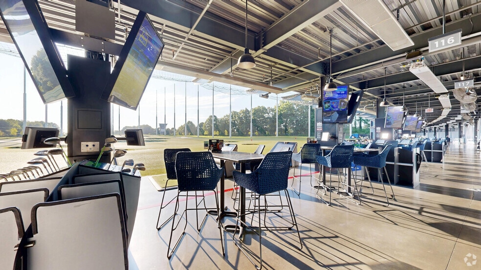 Primary Photo Of 11400 Outlet Dr, Knoxville Golf Course Driving Range For Sale