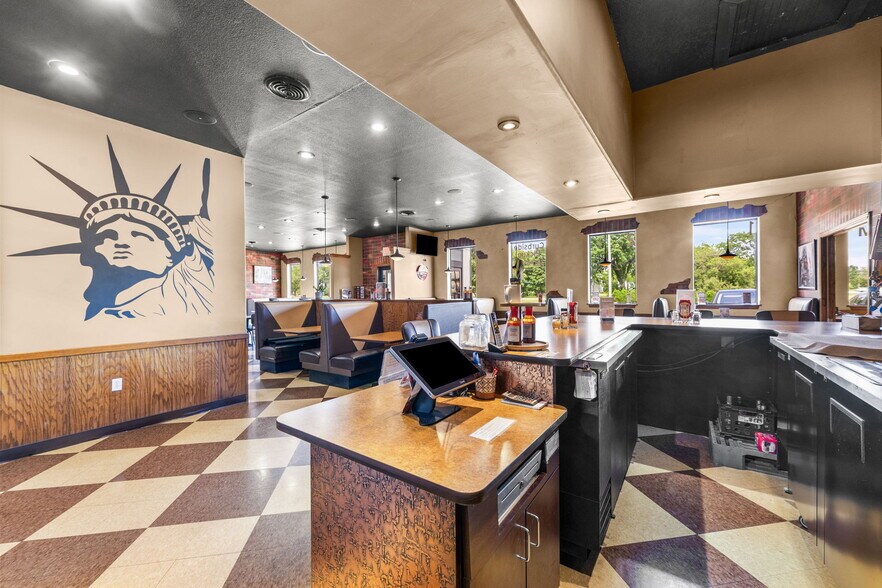 More Photos Of 2150 N State St, Iola Restaurant For Lease
