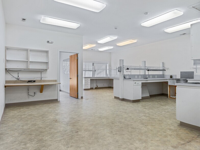 More Photos Of 3179 Sweeten Creek Rd, Asheville General Retail For Lease