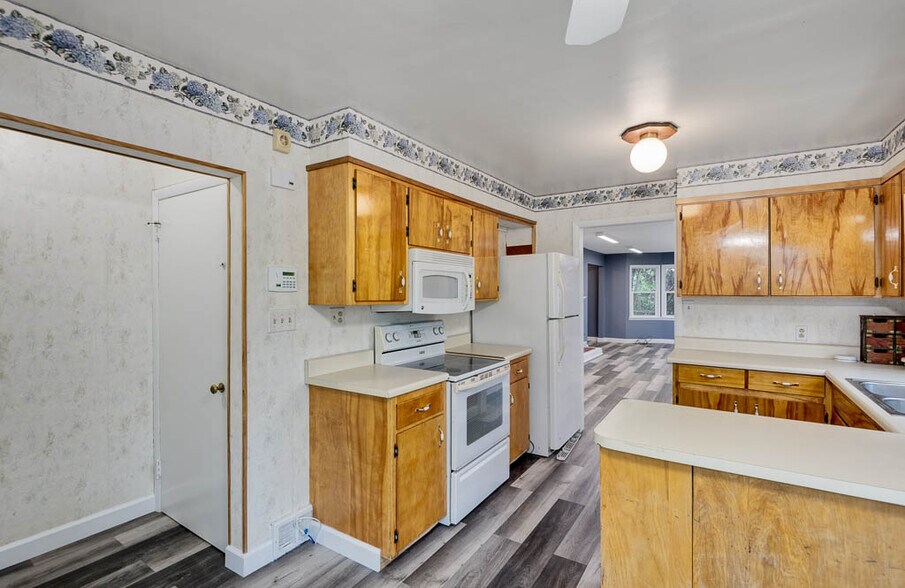 More Photos Of 32 E Mendota Rd, Inver Grove Heights Auto Dealership For Sale