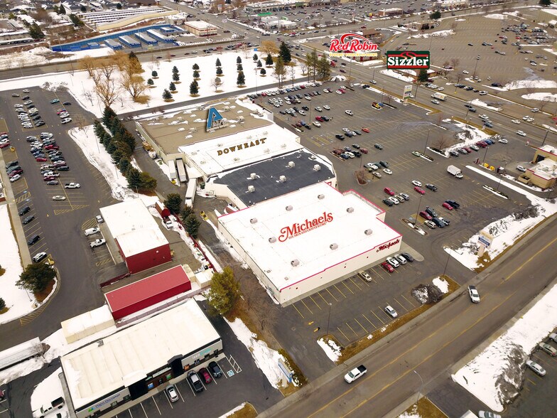 More Photos Of 2345-2395 E 17th St, Idaho Falls Department Store For Lease