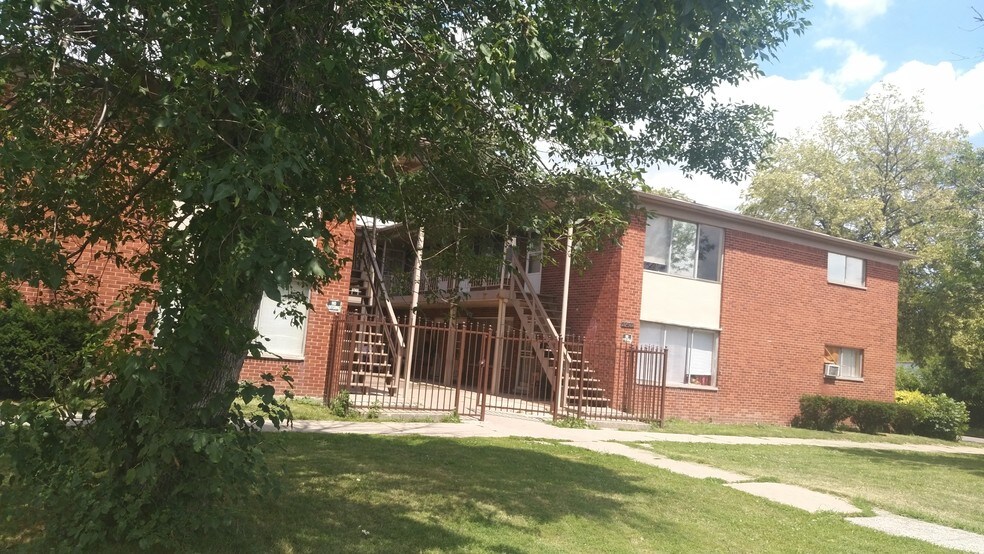 More Photos Of 10400 Whittier St, Detroit Apartments For Sale