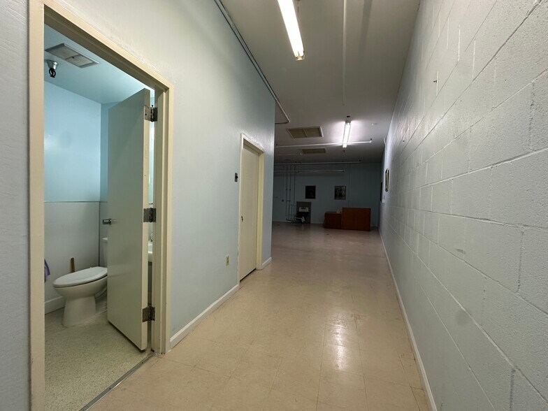 More Photos Of 6224 Fresno Ave, Richmond Office For Lease