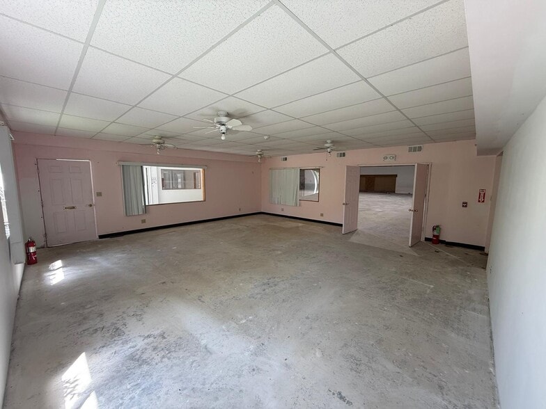 More Photos Of 2430 NY-32, New Windsor Warehouse For Lease