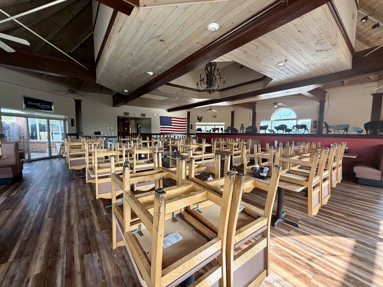 More Photos Of 200-208 W Fleming Dr, Morganton Unknown For Lease