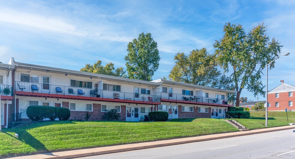 Primary Photo Of 1213 E Northern Pky, Baltimore Apartments For Sale
