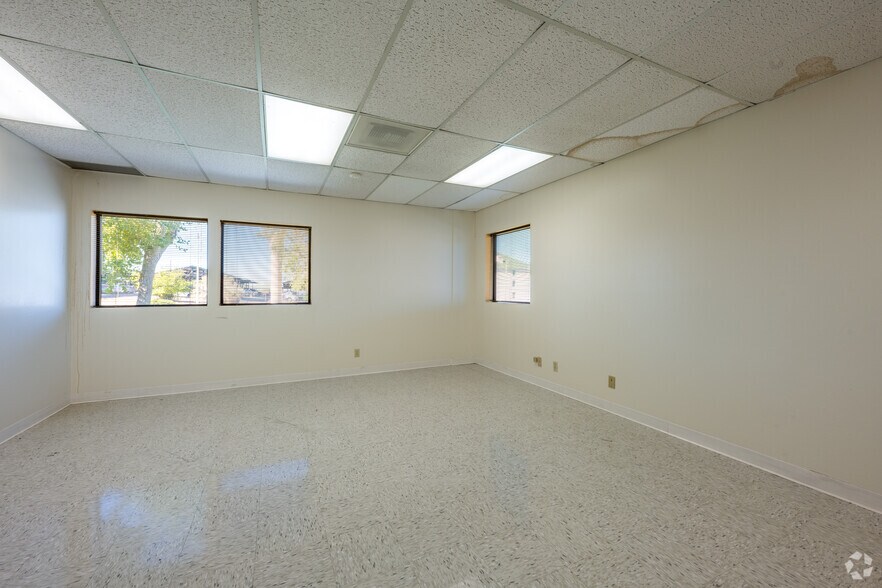 More Photos Of 2700 Yale Blvd SE, Albuquerque Office For Lease