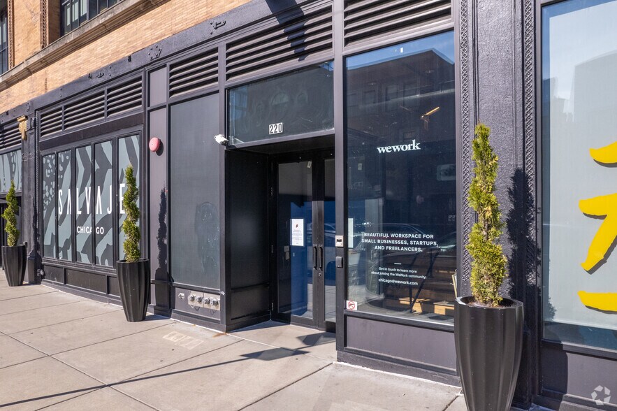 More Photos Of 210-220 N Green St, Chicago Office Residential For Lease