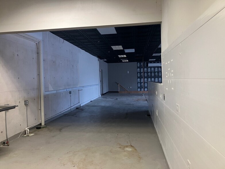 More Photos Of 57 Loring Ave, Salem Storefront Retail Office For Lease