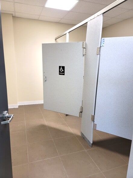 More Photos Of 76-09 Queens Blvd, Elmhurst Office For Lease