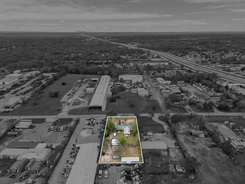 More Photos Of 303-A W Simonds, Seagoville Manufacturing For Sale