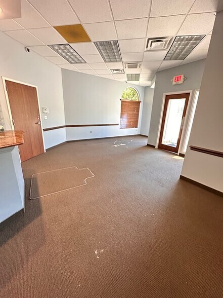 More Photos Of 5084 Villa Linde Pky, Flint Office For Sale