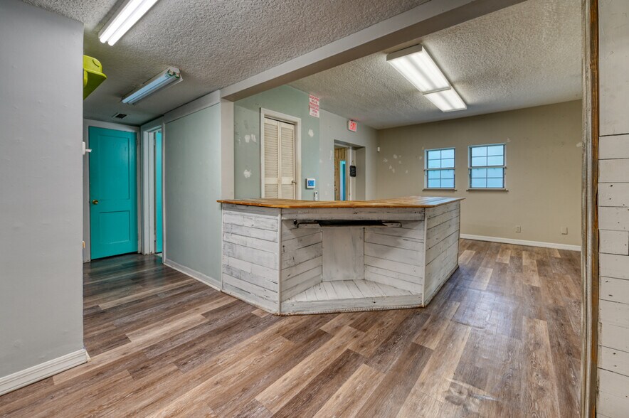 More Photos Of 1328 3rd St N, Jacksonville Beach Office For Lease