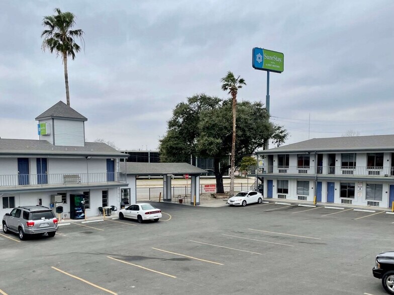 More Photos Of 900 N Main Ave, San Antonio Hotel For Sale