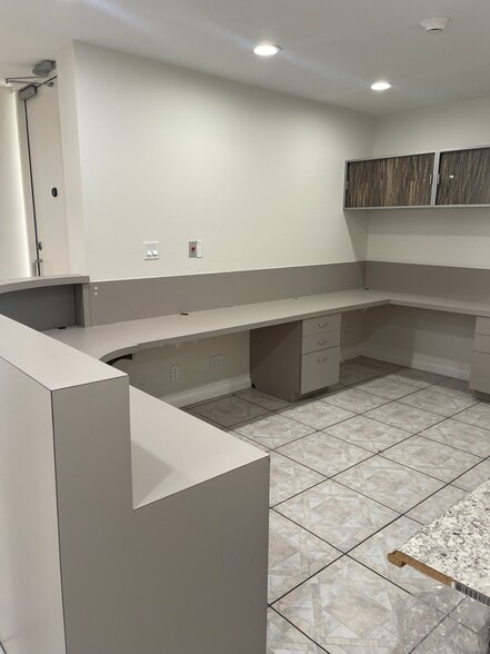 More Photos Of 201 SE 19th St, Fort Lauderdale Medical For Sale